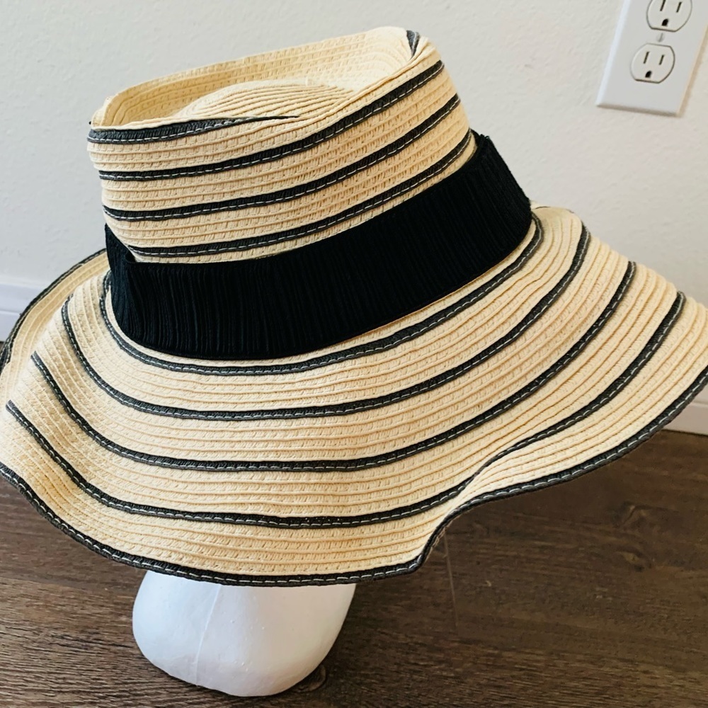 August Sun hat - Picture 4 of 10
